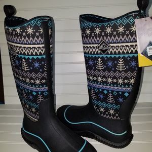 MUCK boots NWT size 11